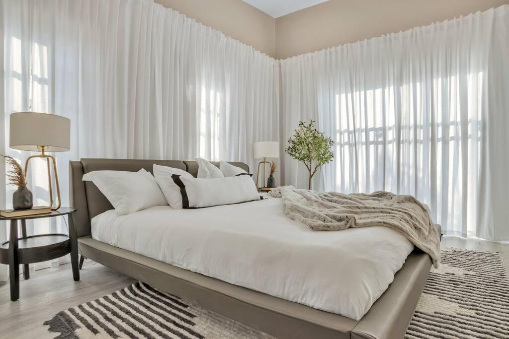 Stunning 2 Story Villa With Pool Fort Lauderdale Exteriér fotografie