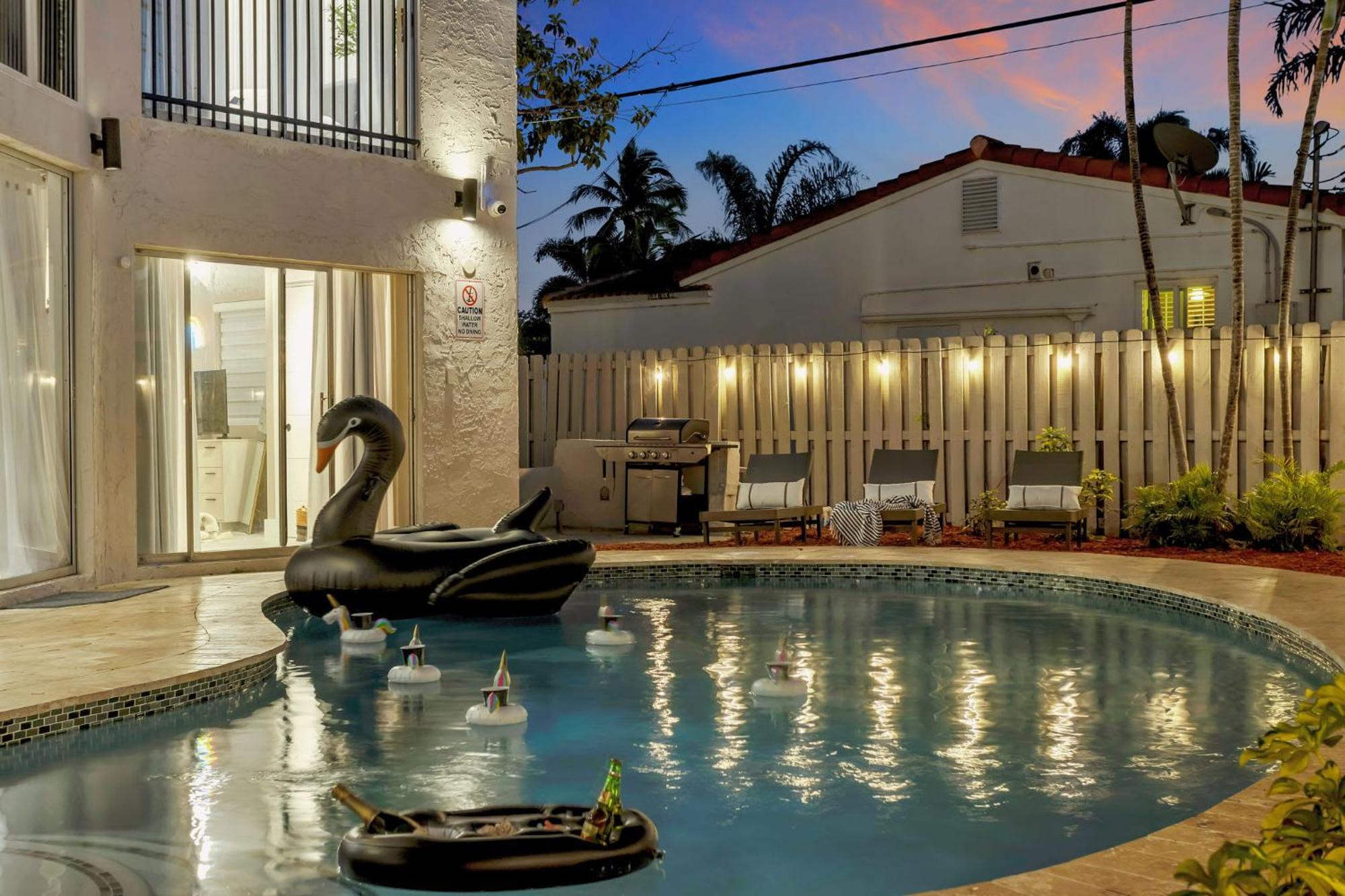 Stunning 2 Story Villa With Pool Fort Lauderdale Exteriér fotografie